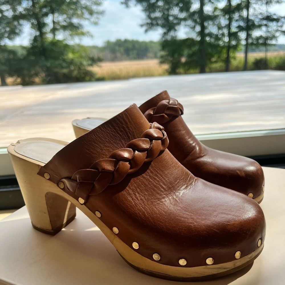 Loeffler Randall Merrill Clogs Cognac Size 7.5